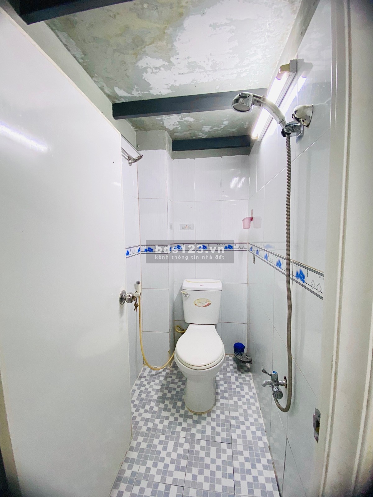 Phòng trọ rất đẹp, có máy lạnh + Gác rộng, tủ bếp, WC riêng, gần Lotte Mart Quận 7