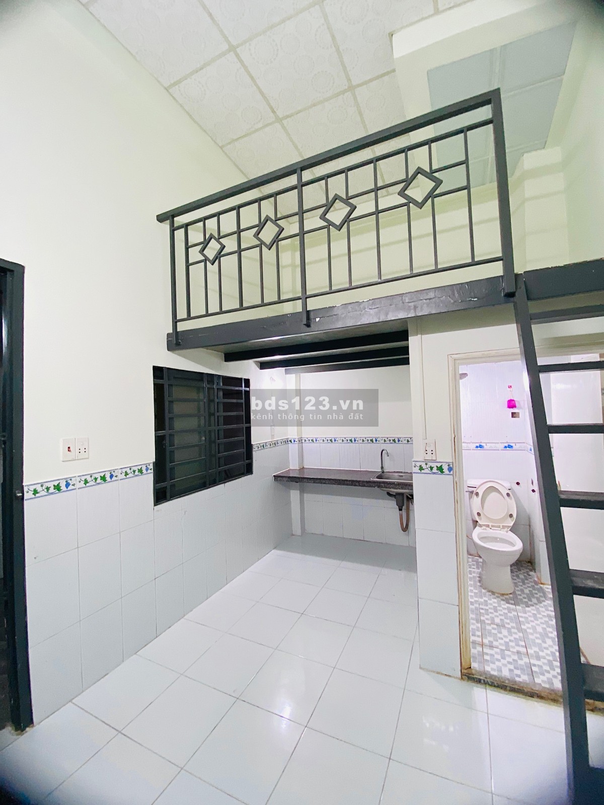 Phòng trọ rất đẹp, có máy lạnh + Gác rộng, tủ bếp, WC riêng, gần Lotte Mart Quận 7
