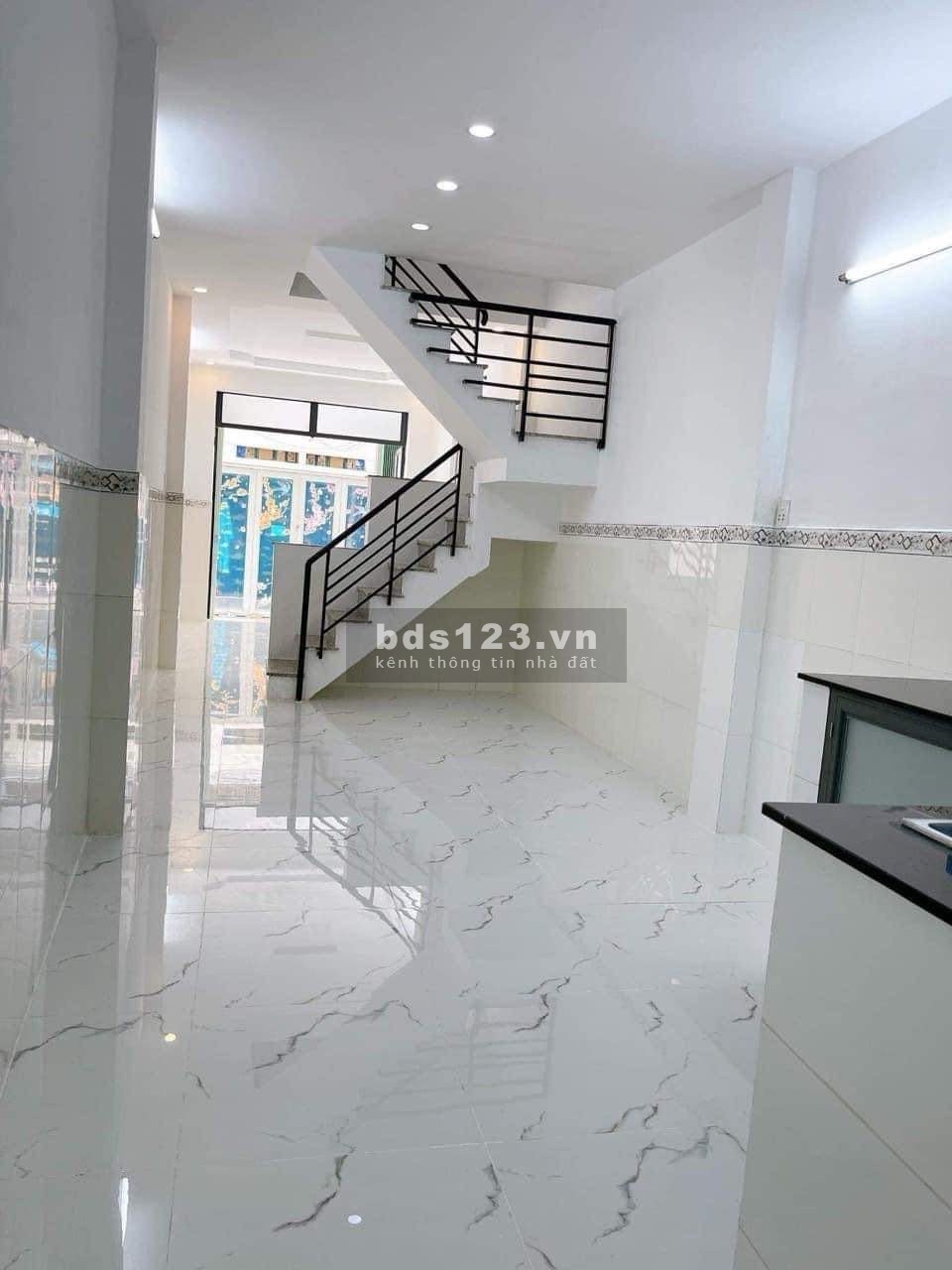 Bán nhà Âu Dương Lân, gần Tạ Quang cách trung tâm quận 5, quận 10, quận 3