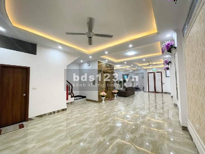 Bán nhà phố Nguyễn Chí Thanh, lô góc, ô tô, thang máy, MT rộng, 100Mx7T, nhỉnh 25 tỷ