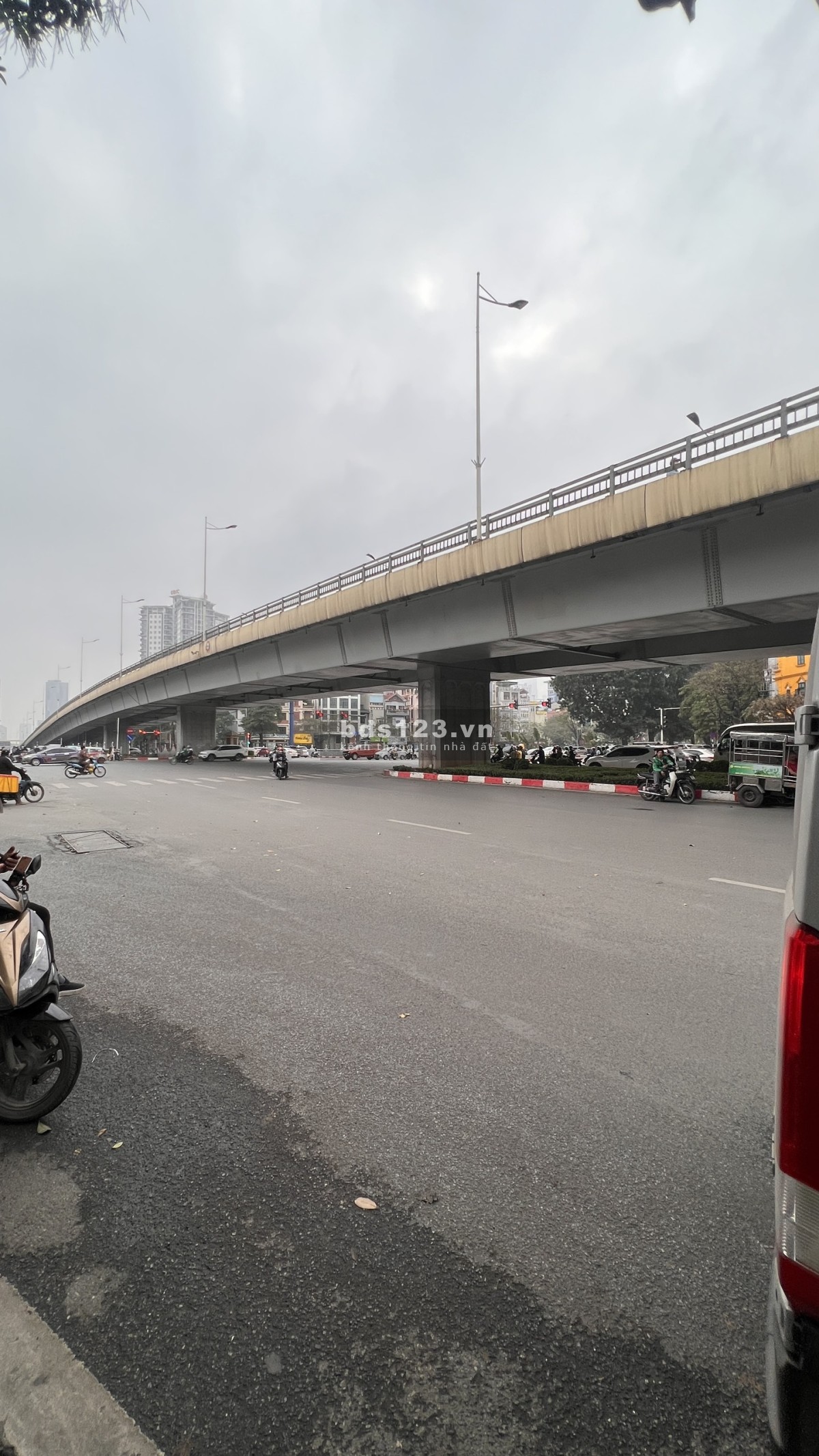 Chính chủ bán nhà Nguyễn Chí Thanh, Đống Đa giảm 1 tỷ còn 12,95 tỷ