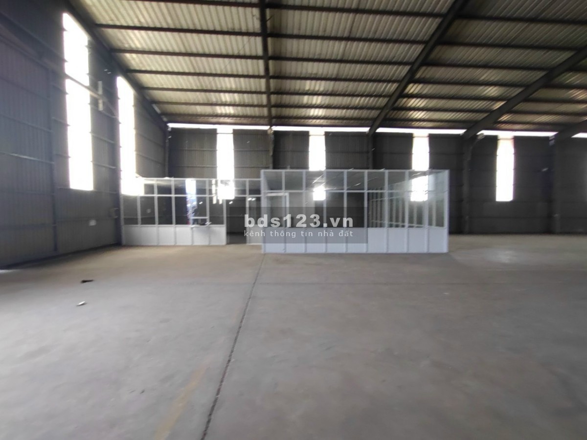 Cho thuê kho 1000m2, Cầu vượt Gò Dưa, Bình Chiểu. Cách Q lộ 2km. Pccc đầy đủ. Cont 24.