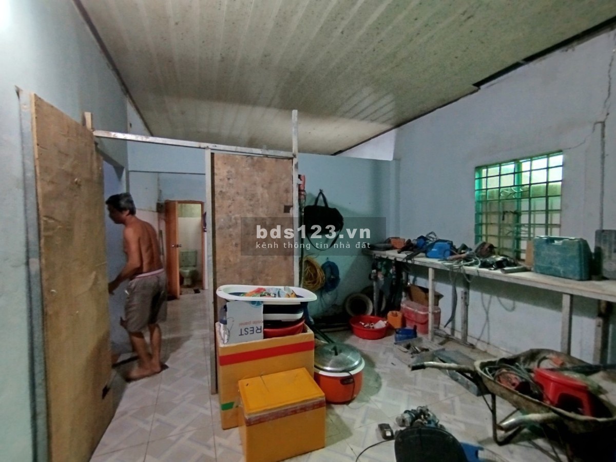 Chủ ngộp bán nhà Phú Hoà Đông, Củ Chi 10x30m2 có 65m2 thổ cư, giá 2 tỷ 4 bớt lộc