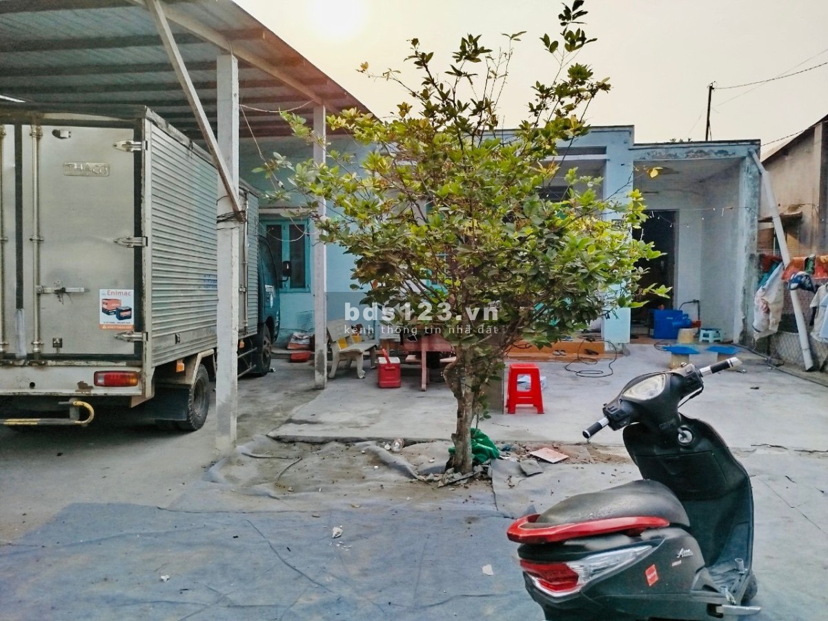 Chủ ngộp bán nhà Phú Hoà Đông, Củ Chi 10x30m2 có 65m2 thổ cư, giá 2 tỷ 4 bớt lộc