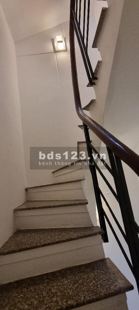 Chính chủ bán nhà trung tâm Tây Mỗ, diện tích 50M2 x4T, ô tô đỗ cửa, giá chào 6 tỷ
