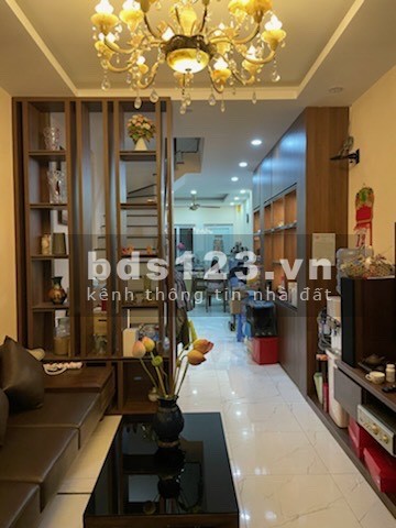 Chính chủ cần bán gấp nhà 5 tầng ở Thái Thịnh