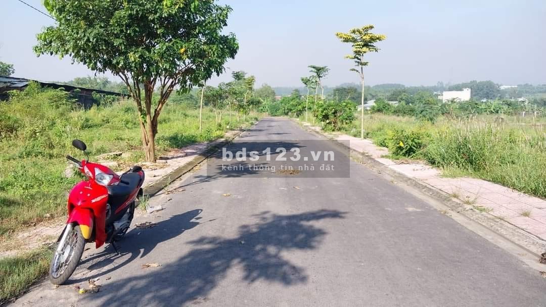Cần bán đất sổ riêng thổ cư 109m2 giá 1ty150 Bình Minh Trảng Bom Đồng Nai
