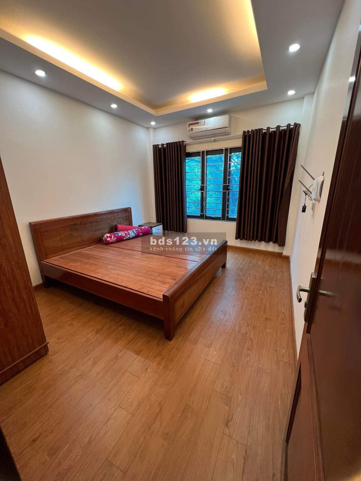 Nhà quận trung tâm Hà Nội, diện tích 37M2 mà chỉ có 5.6 tỷ. Không mua nhà này thì mua nhà nào?