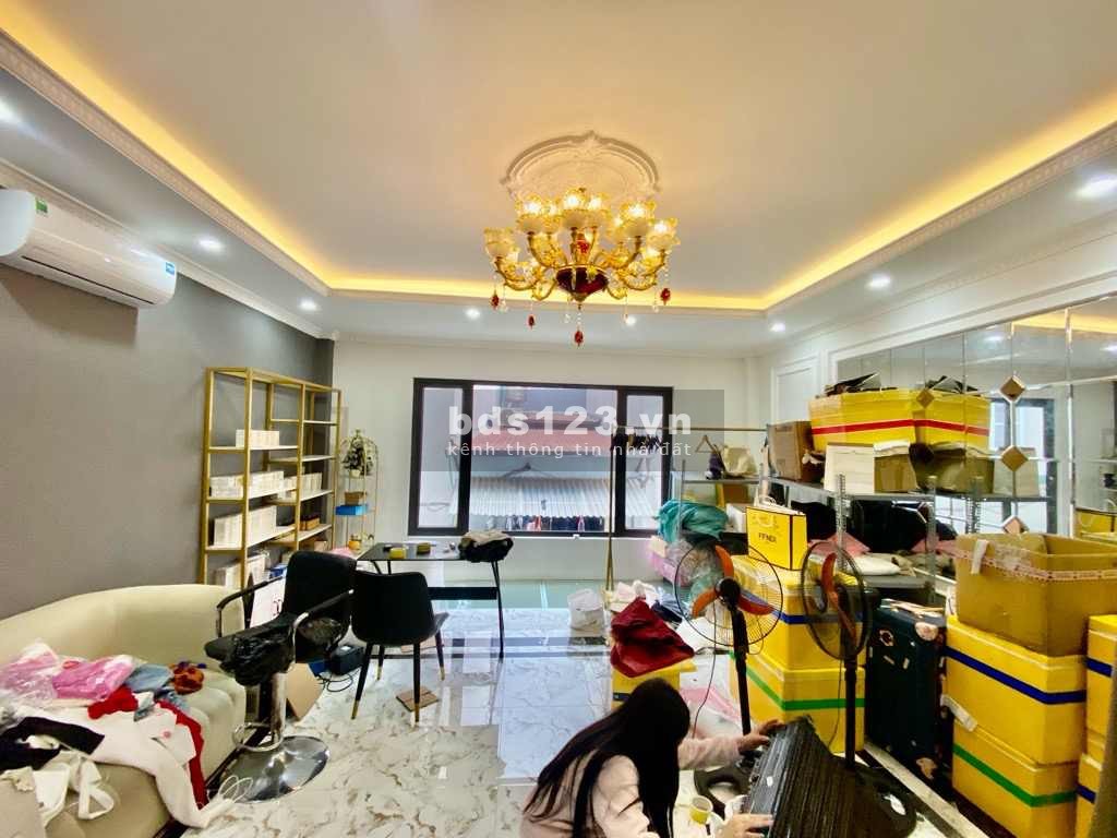 Nguyễn Văn Linh, nhà đẹp hiện địa, gần ô tô, vị trí trung tâm