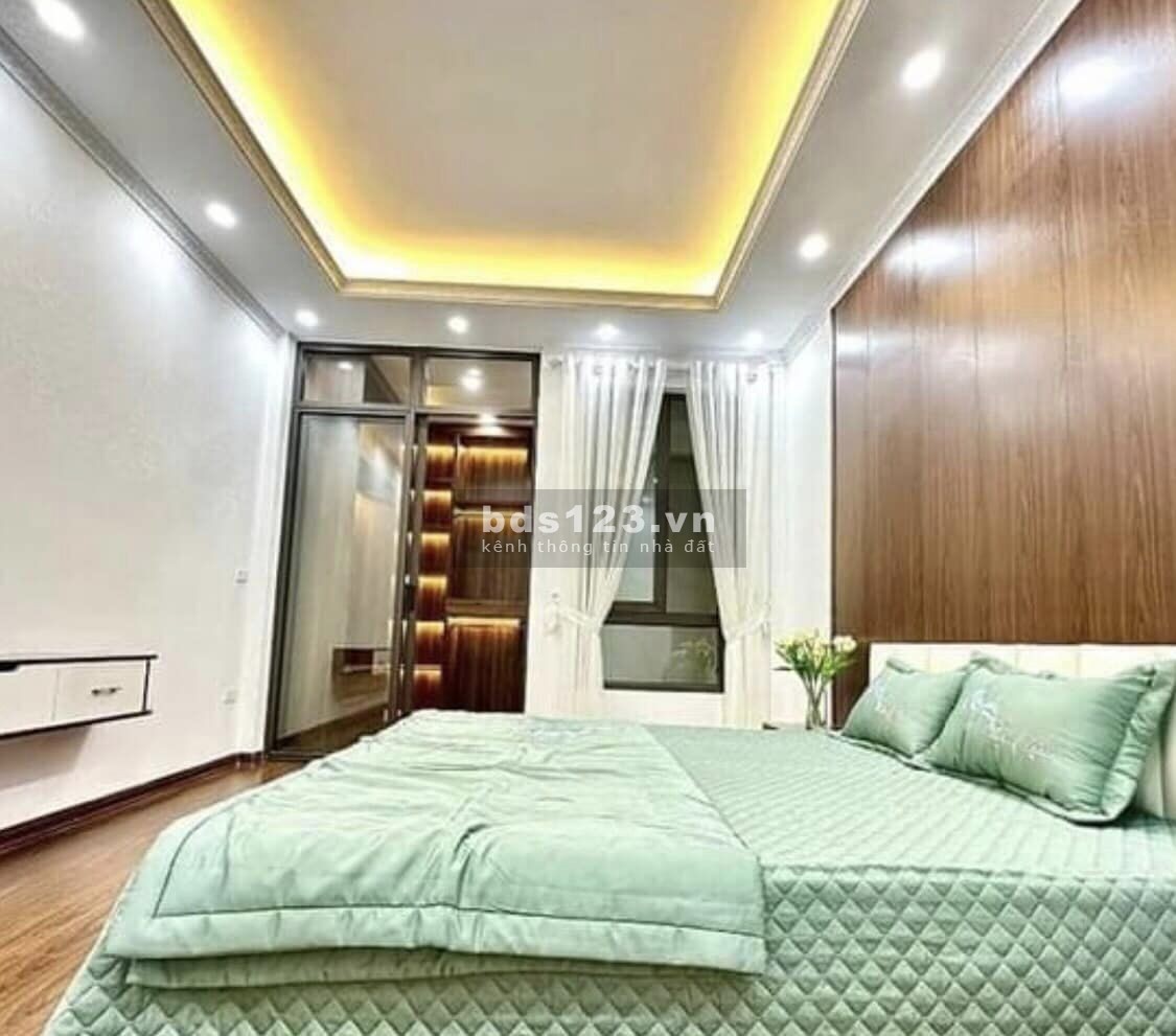 Bán nhà Việt Hưng - Cách một bước ra phố - Vị trí đắc địa