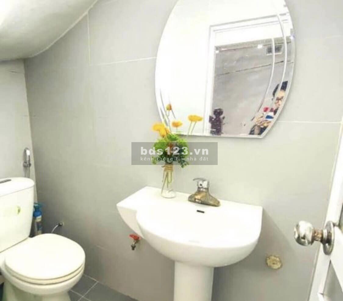 Bán nhà Việt Hưng - Cách một bước ra phố - Vị trí đắc địa