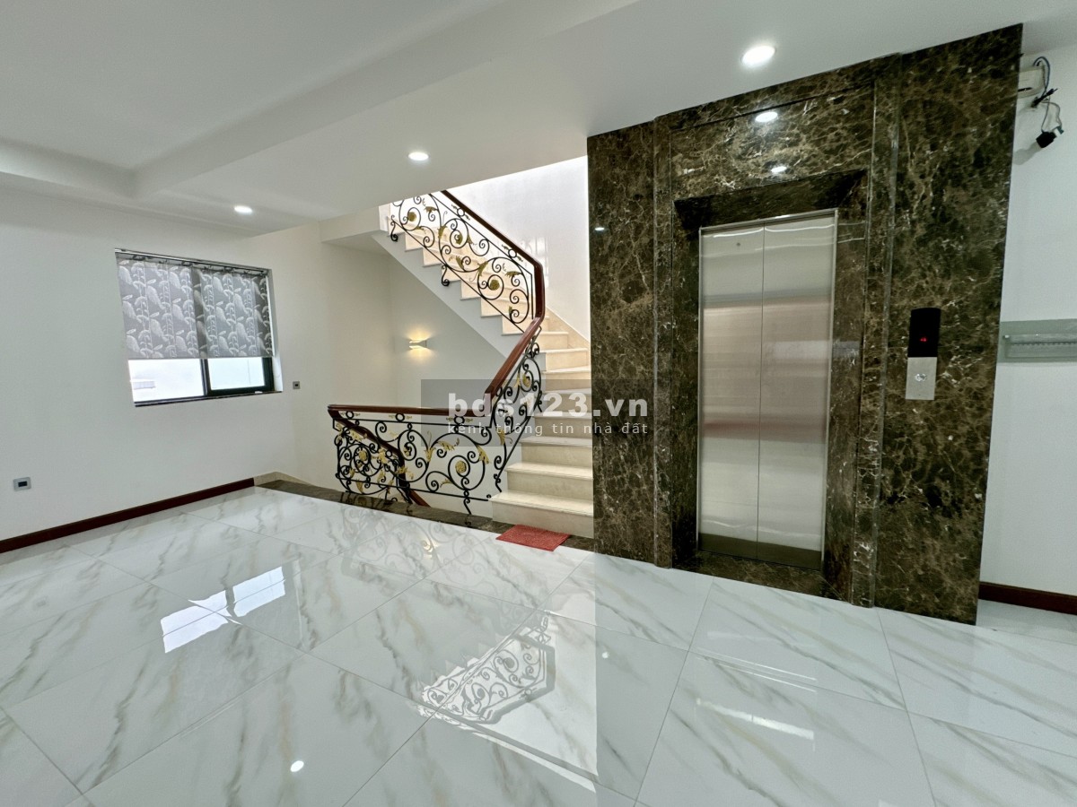 Nhà Đẹp - Nội Thất cao cấp sang trọng - Vị trí đẹp tại KĐT Vạn Phúc City Thủ Đức (7m x20m) 27 tỷ
