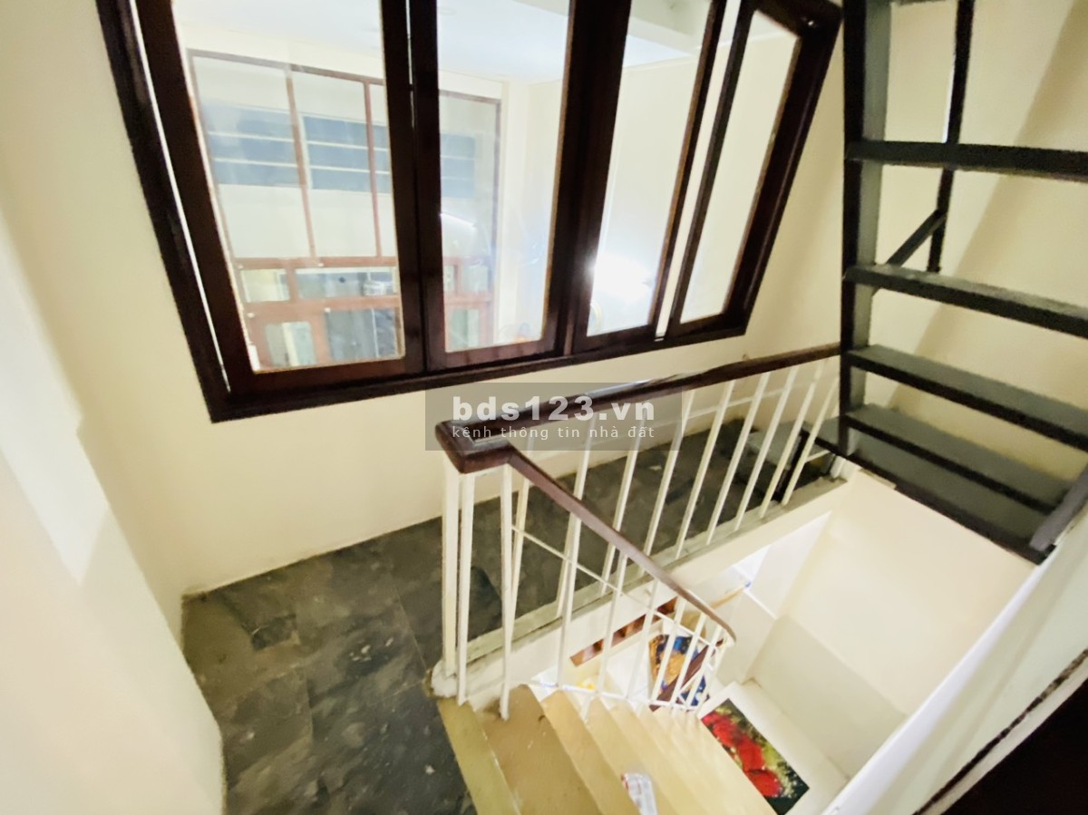 Cho thuê nhà nguyên căn Quận 4, 56m2, 1 trệt, 1 lửng