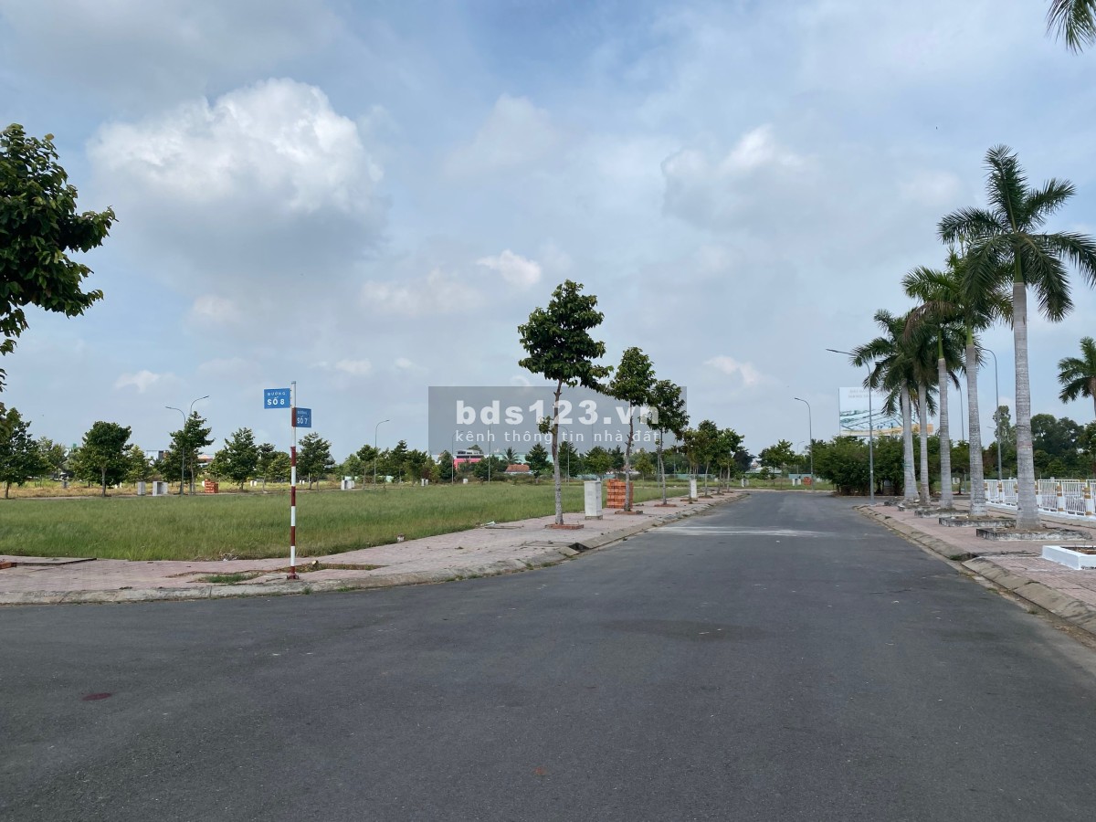 Bán đất nền diện tích 100M2 thổ cư sổ hồng