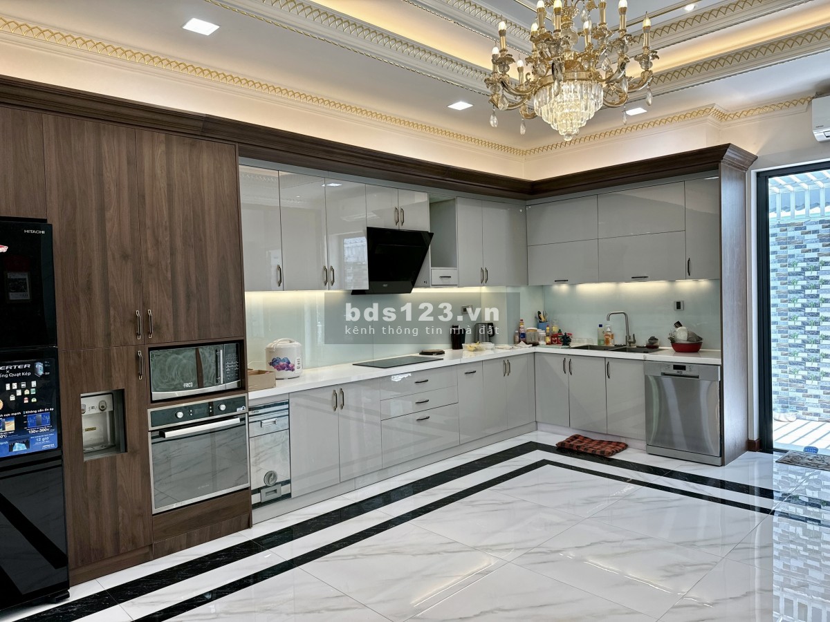 Nhà Đẹp - Nội Thất cao cấp sang trọng - Vị trí đẹp tại KĐT Vạn Phúc City Thủ Đức (7m x20m) 27 tỷ
