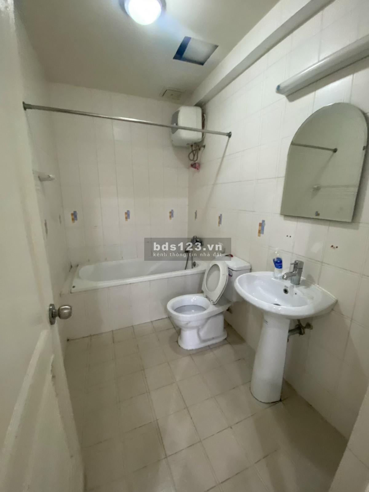 Cần bán căn hộ Mỹ Khánh 4B, diện tích 112m2. Giá chỉ 5.3ty
