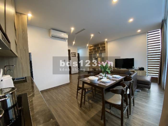 Bán nhà phố Nguyễn Chí Thanh, 3 thoáng, view hồ, MT rộng, nở hậu, 105Mx8T,chỉ 35 tỷ