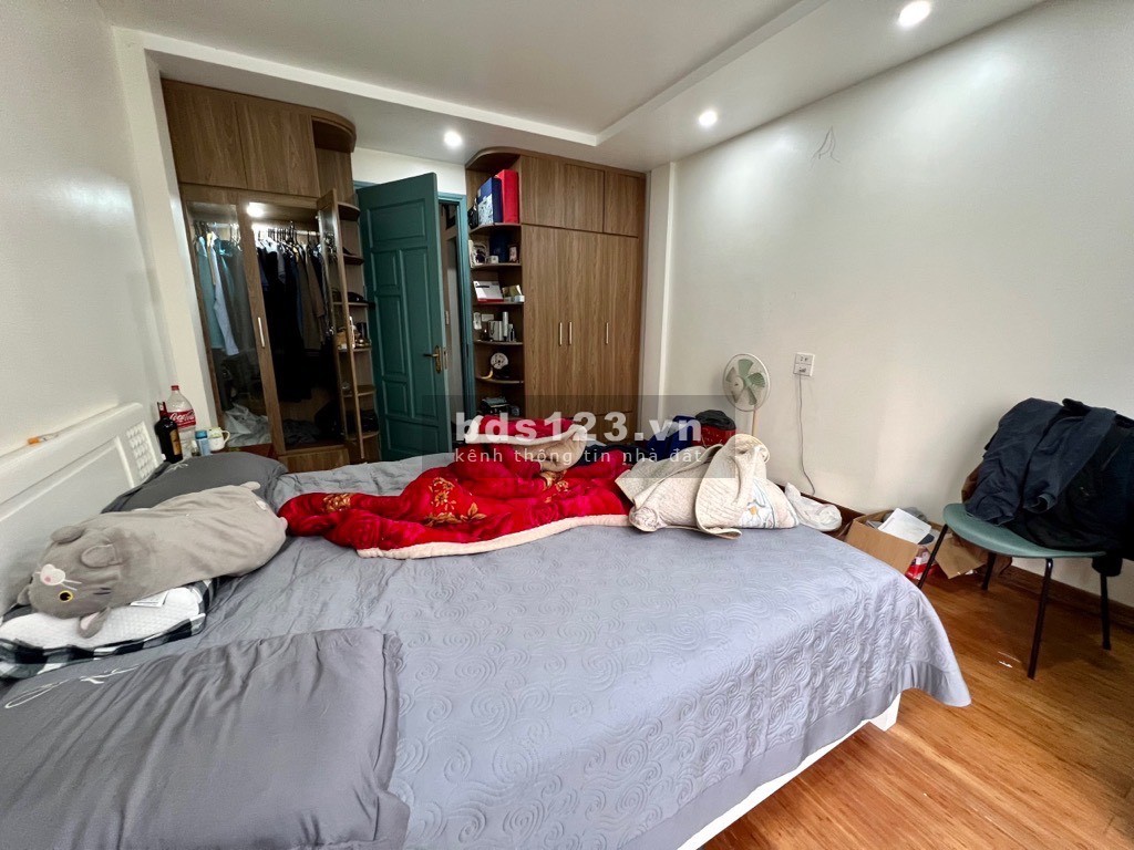Bán nhà phố Hoàng Liệt, 31m2, 5 tầng, ô tô đỗ cửa.