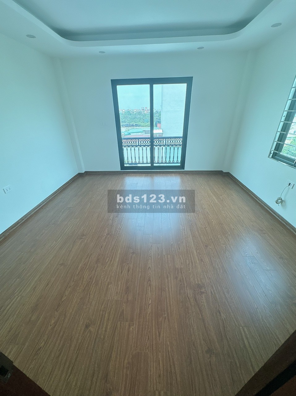 Nhà 3 tầng (54M*4PN) có gara ô tô tại nhà, 10 phút ra KĐT Đô Nghĩa