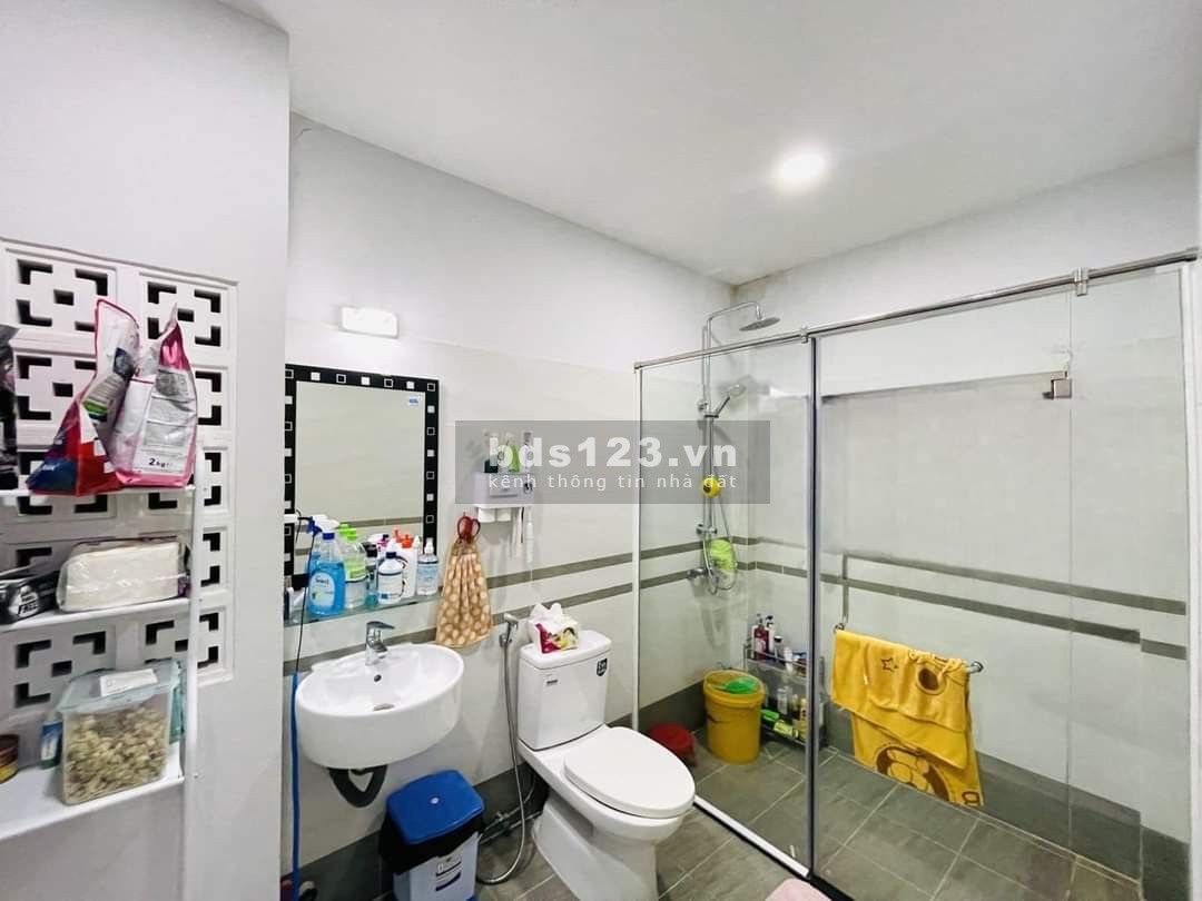 Cần bán gấp nhà hẻm 157A Dương Bá Trạc Quận 8