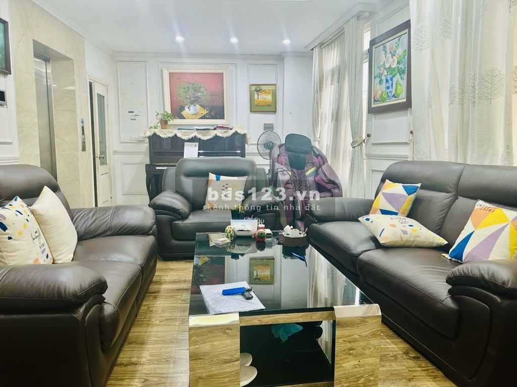 Bán nhà phố Hoa Bằng, phân lô cao cấp, thang máy, MT rộng, 125Mx5T, nhỉnh 23 tỷ