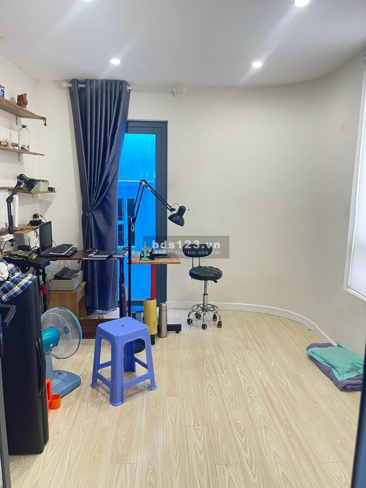 Bán nhà 35m2, 3 tầng, 2PN, 2WC, đường Nguyễn Lâm, Phường 7. Giá chỉ 4.3 tỷ.