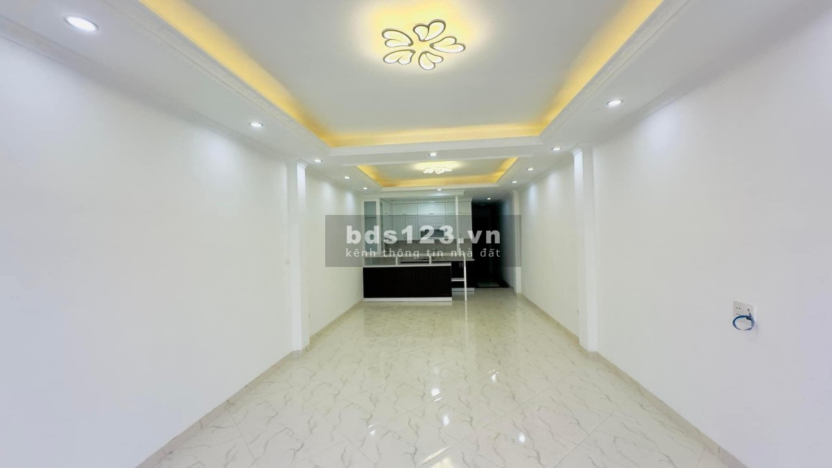 Bán gấp lô góc, ô tô, thang máy, Minh Khai - Hai Bà Trưng. DT 50 m2 * 6T, MT5.5, giá 11 tỷ.