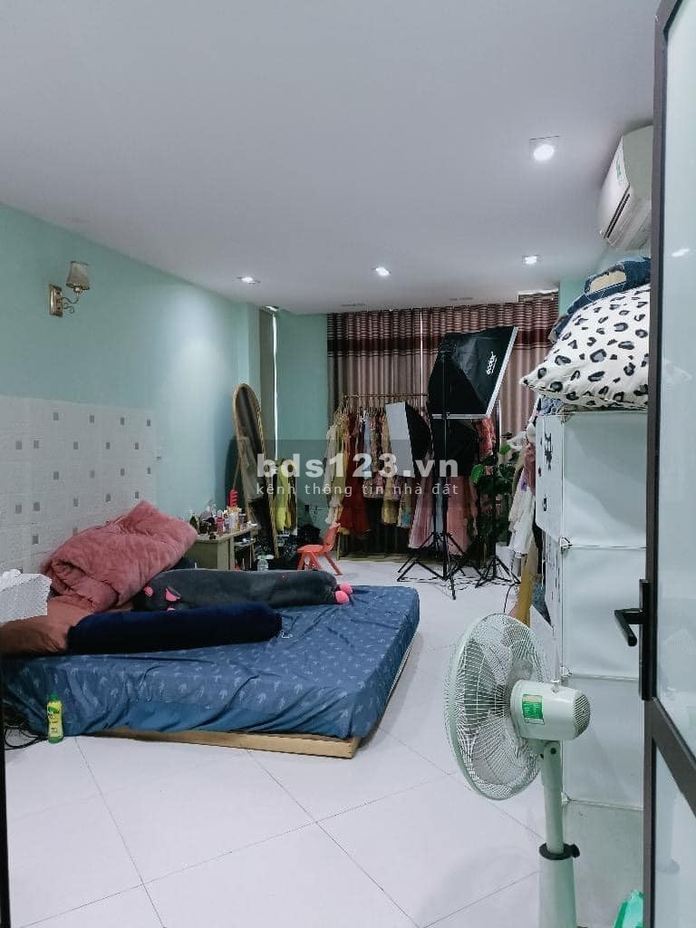 Bán đất tặng nhà trung tâm Cầu Giấy giá chỉ 98TR/M2. Liên hệ 0977495463