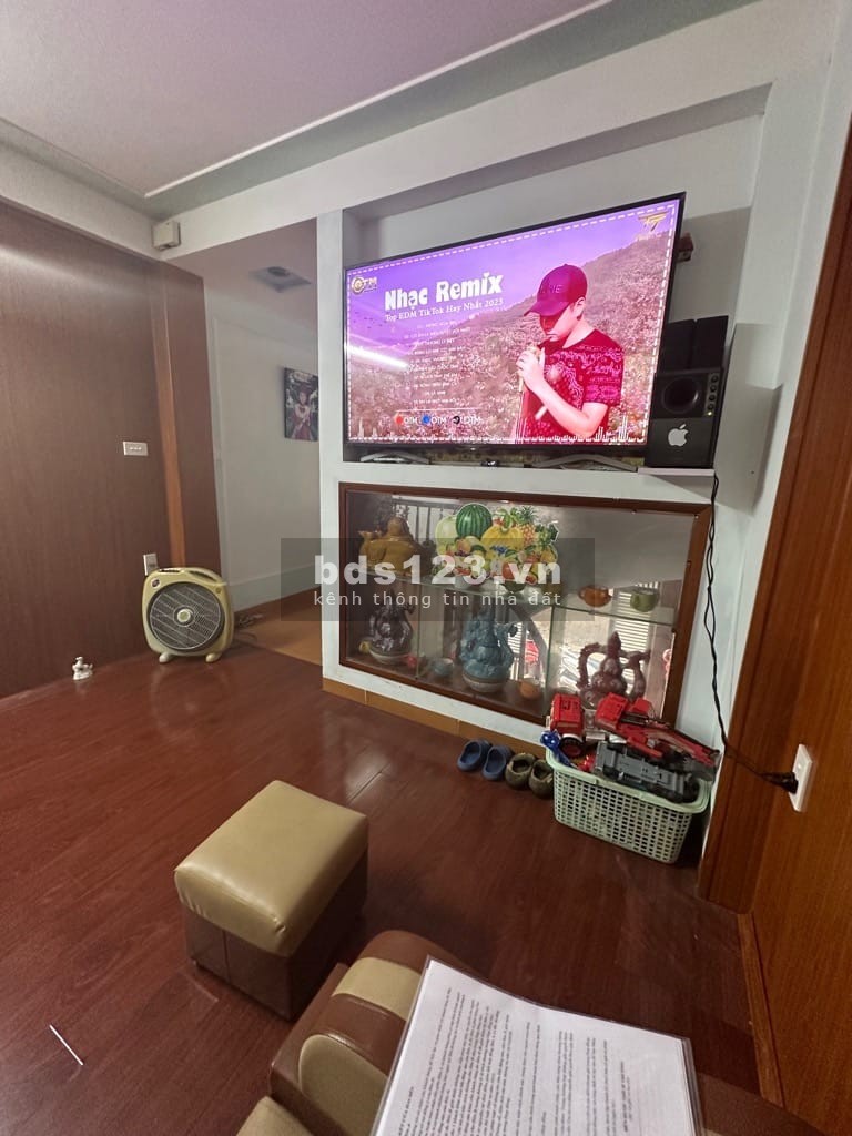 Bán gấp nhà Định Công 32m2 x 5T, 6 ngủ, nhà mới đẹp, giá 3.3 tỷ