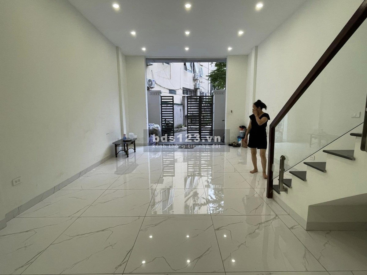 Bán gấp lô góc, ô tô, thang máy, Minh Khai - Hai Bà Trưng. DT 50 m2 * 6T, MT5.5, giá 11 tỷ.