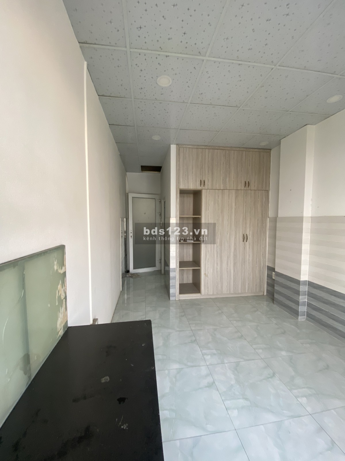 Phòng cửa sổ kèm nội thất ngay Nơ Trang Long