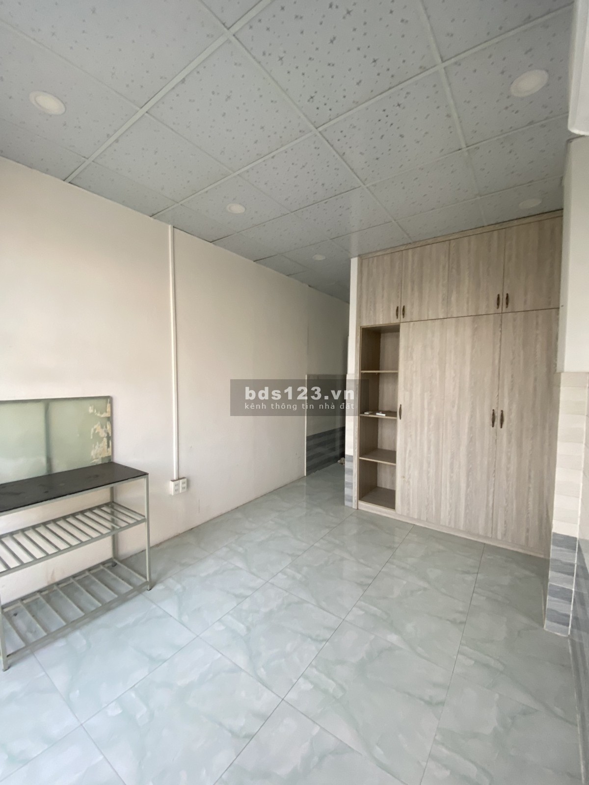 Phòng cửa sổ kèm nội thất ngay Nơ Trang Long