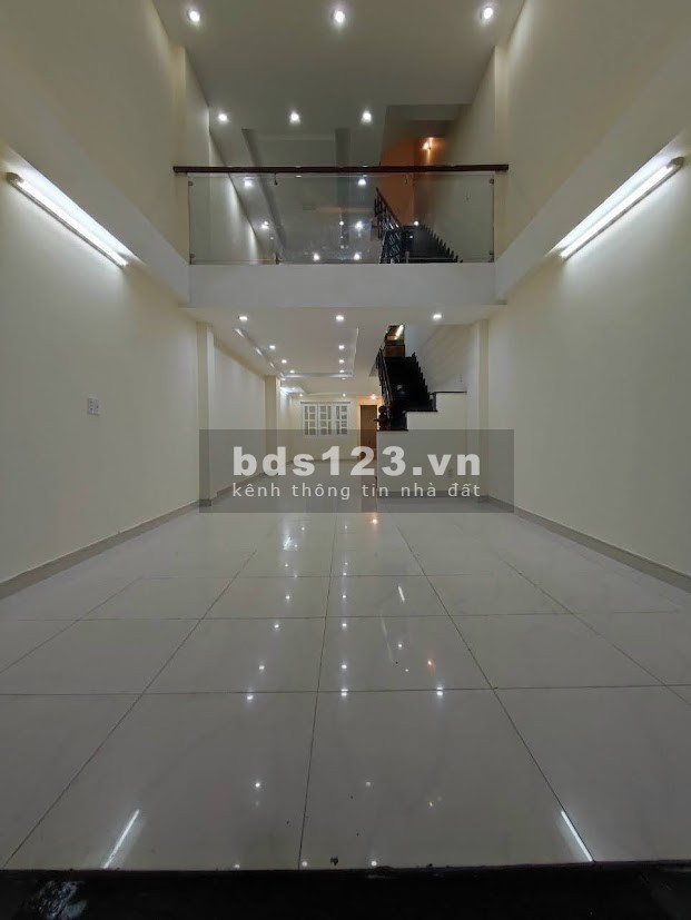 Nhà mặt tiền đẹp, đường số 12, Tam Bình, ngay cầu vượt Gò Dưa, 88m2, 4 tầng, 8.5 tỷ.