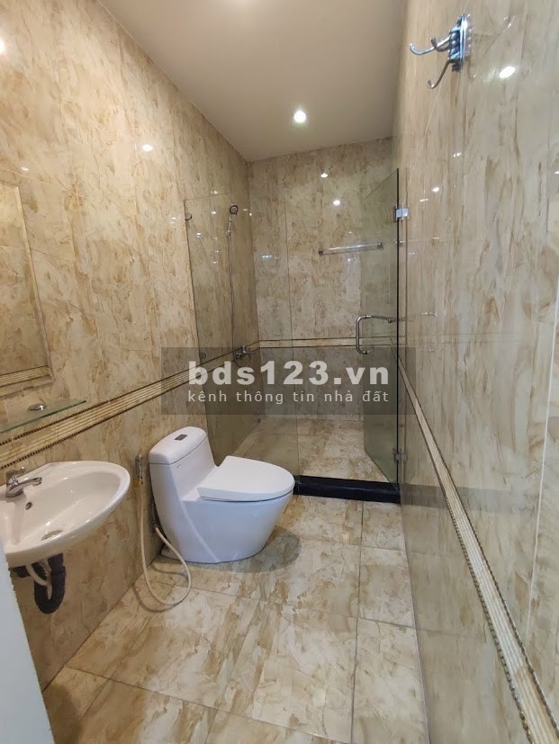 Nhà mặt tiền đẹp, đường số 12, Tam Bình, ngay cầu vượt Gò Dưa, 88m2, 4 tầng, 8.5 tỷ.