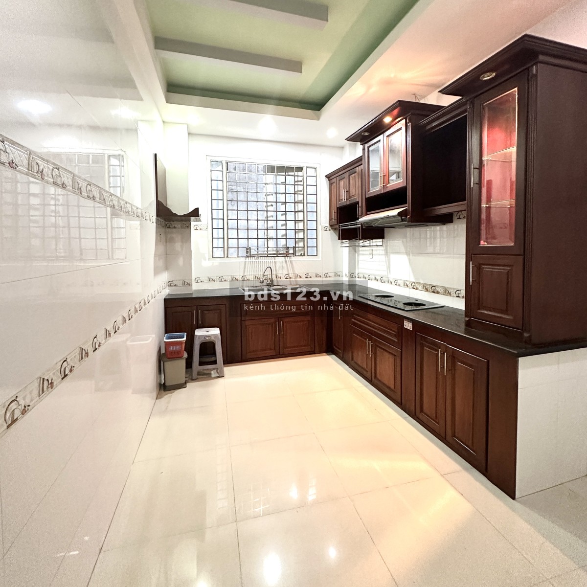 Chính chủ, phòng ban công rộng rãi thoáng mát gần ĐH Kinh Tế, Y Dược