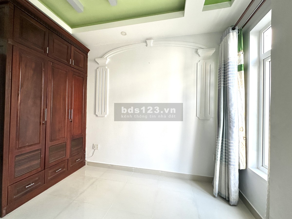 Chính chủ, phòng ban công rộng rãi thoáng mát gần ĐH Kinh Tế, Y Dược