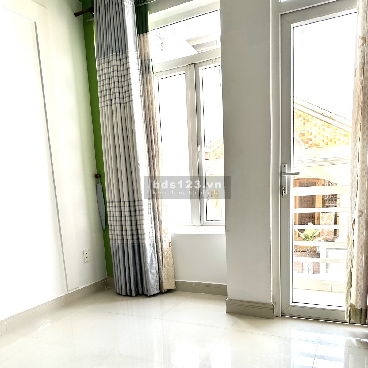Chính chủ, phòng ban công rộng rãi thoáng mát gần ĐH Kinh Tế, Y Dược