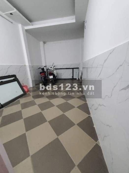 Chủ nhà bán gấp cho con gái tiền lấy chồng