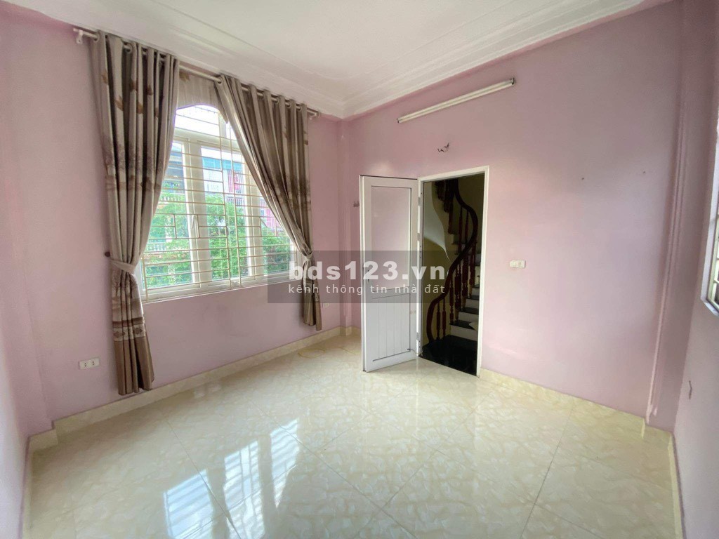 Bán nhà 40m2 Kim Giang, mới đẹp vài bước ra ô tô, chỉ hơn 4 tỷ
