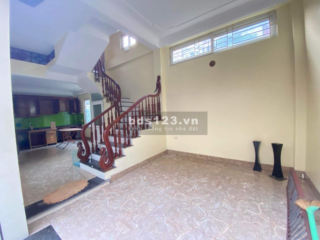 Bán nhà 40m2 Kim Giang, mới đẹp vài bước ra ô tô, chỉ hơn 4 tỷ