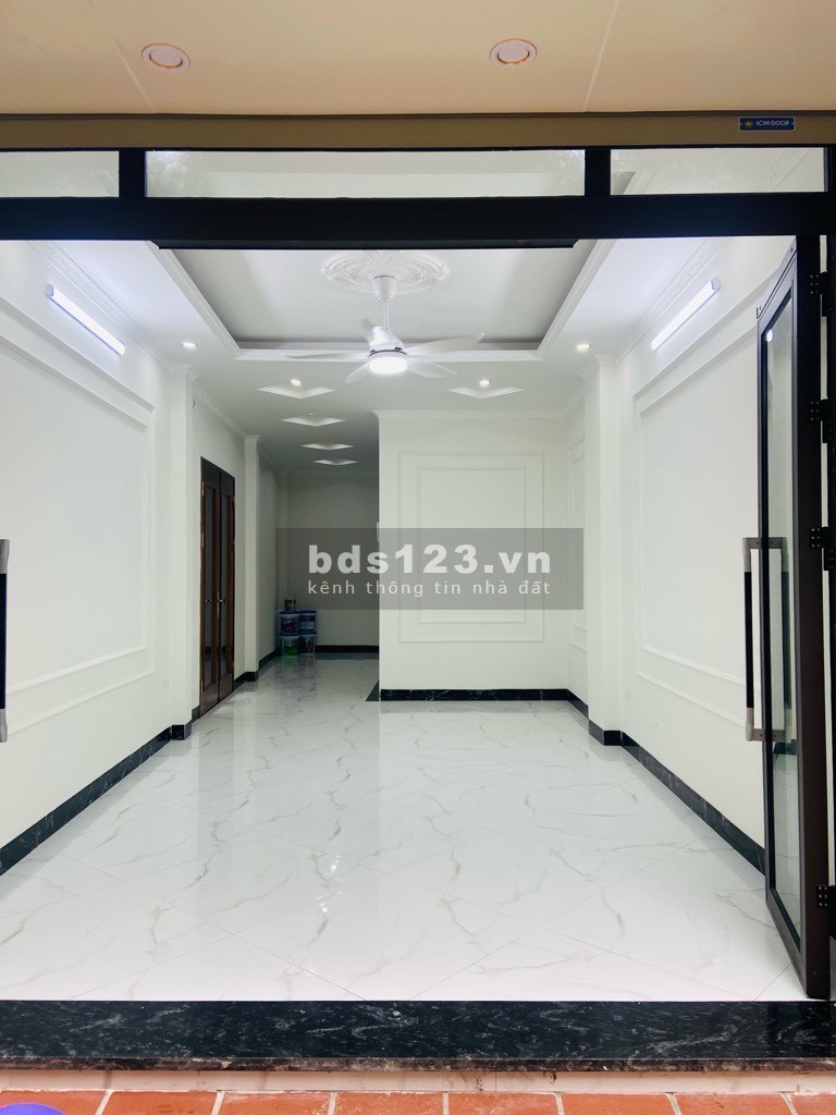 Bán nhà phố Lương Khánh Thiện, kinh doanh, ô tô đỗ cửa, lô góc 2 mặt ngõ.