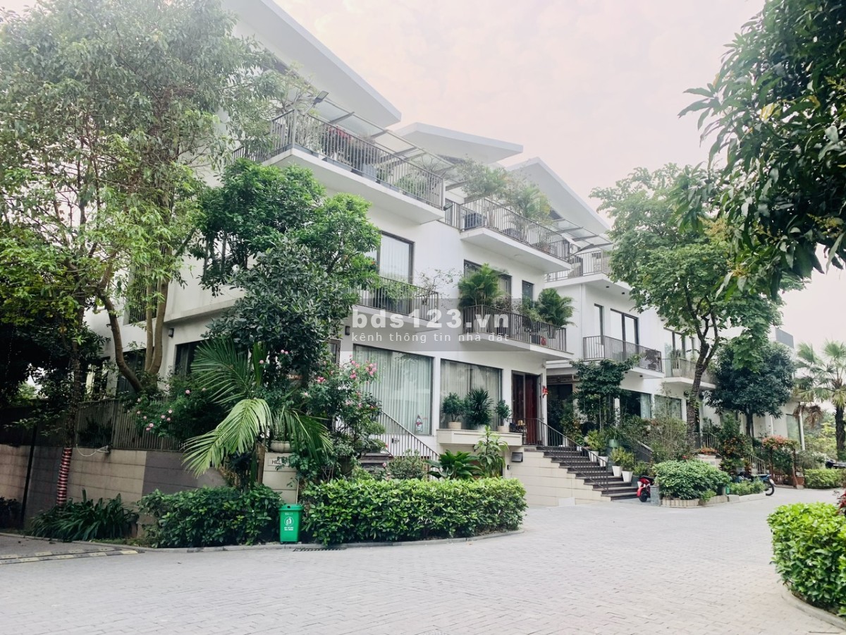 Cần bán gấp căn góc Biệt thự Đơn lập Khai Sơn Hill Long Biên, sẵn sổ đỏ sang tên 338m2