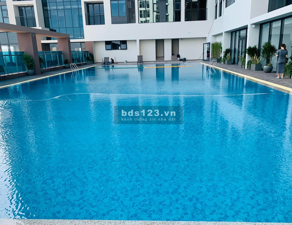Bán căn góc 65m2 Eco Green 2PN 2WC, hướng ĐN, Full nội thất. Giá 4 tỷ bao thuế phí. LH: 0909868129