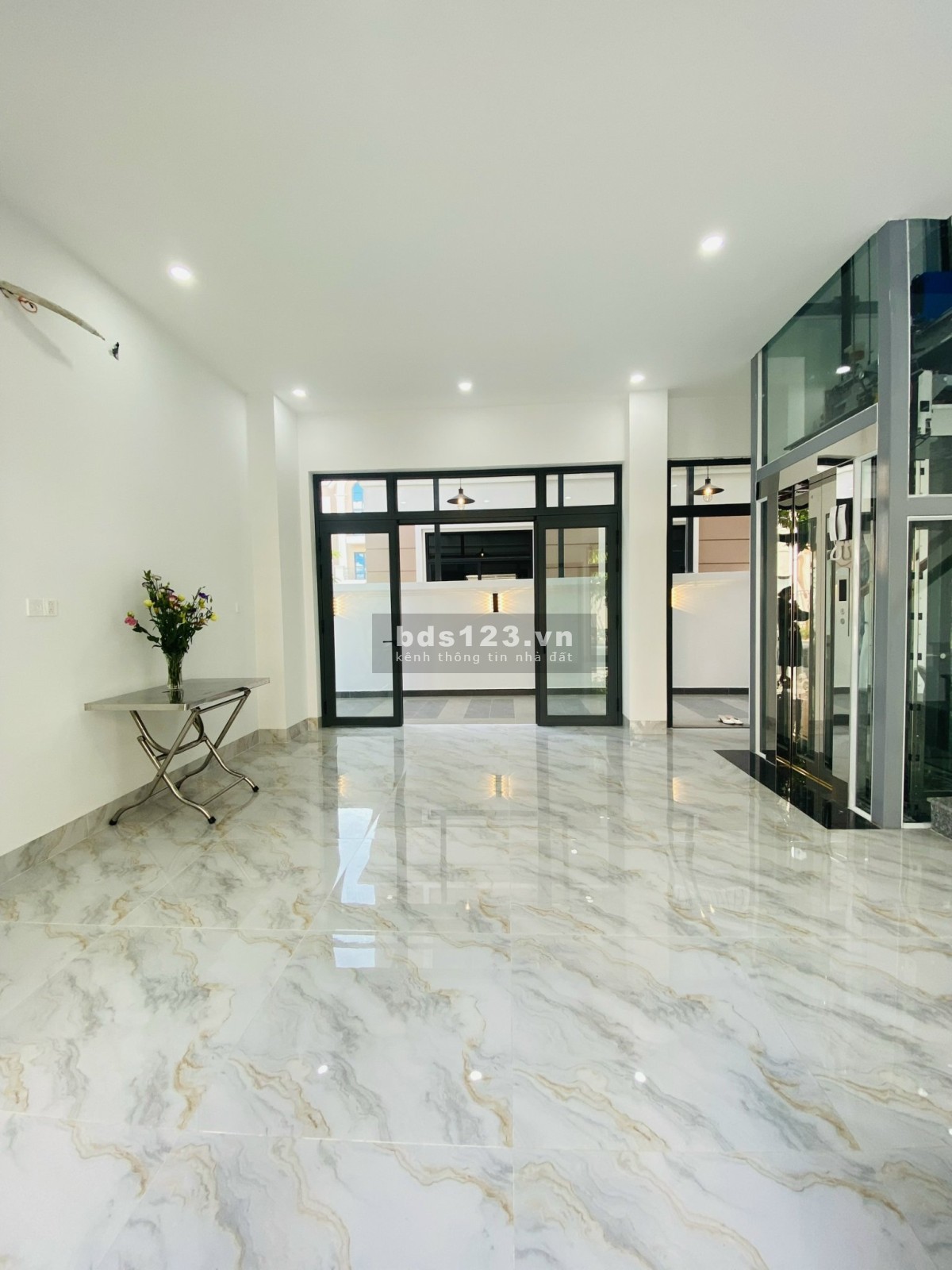 Bán nhà phố 108m2 hoàn thiện chỉ 16,9 tỷ tại Vinhomes Grand Park. LH: 0374.353.133 Ms Trang