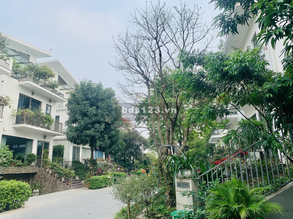 Cần bán gấp căn góc Biệt thự Đơn lập Khai Sơn Hill Long Biên, sẵn sổ đỏ sang tên 338m2