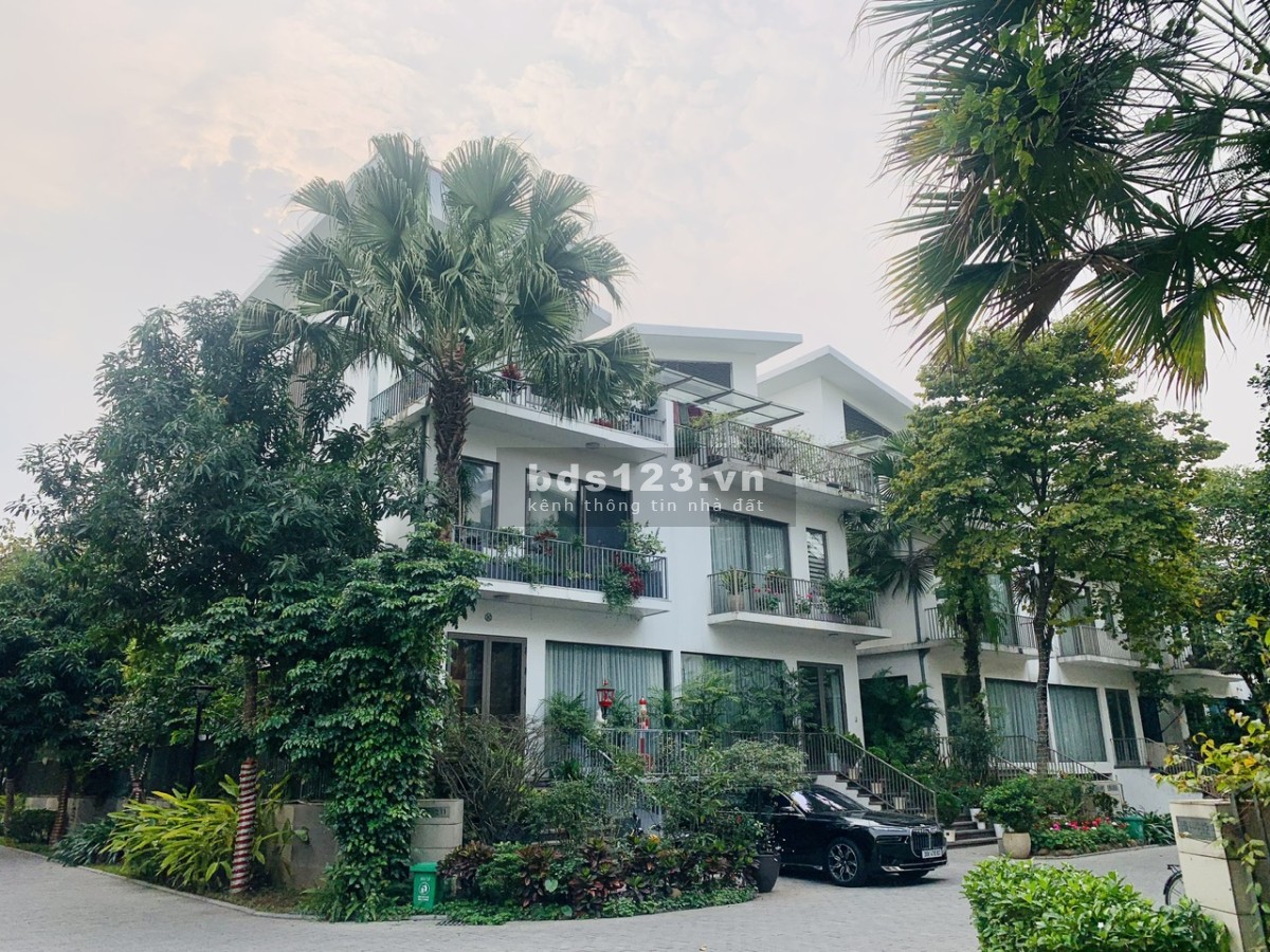 Cần bán gấp căn góc Biệt thự Đơn lập Khai Sơn Hill Long Biên, sẵn sổ đỏ sang tên 338m2