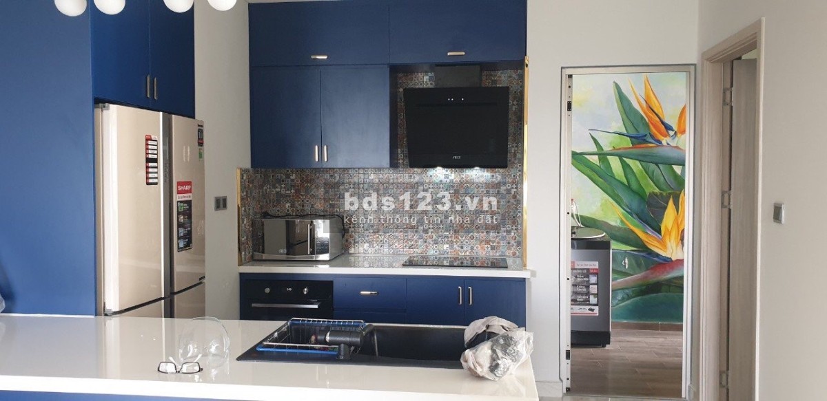Cần bán căn hộ Midtown M6 diện tích 130M view sông trức diện