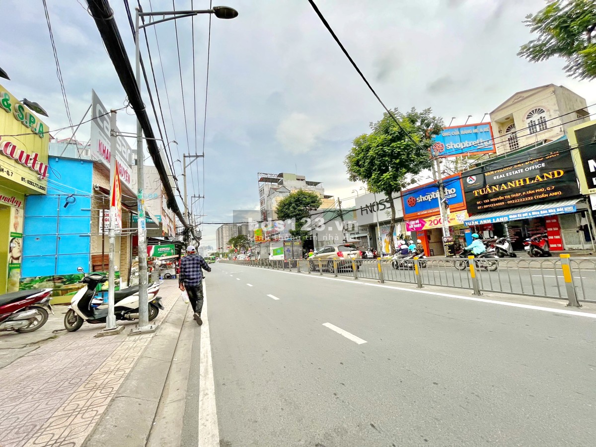 Chủ nhà cho thuê nhà 135 Nguyễn Thị Thập Q7 DT 5x32m giá 42tr/th