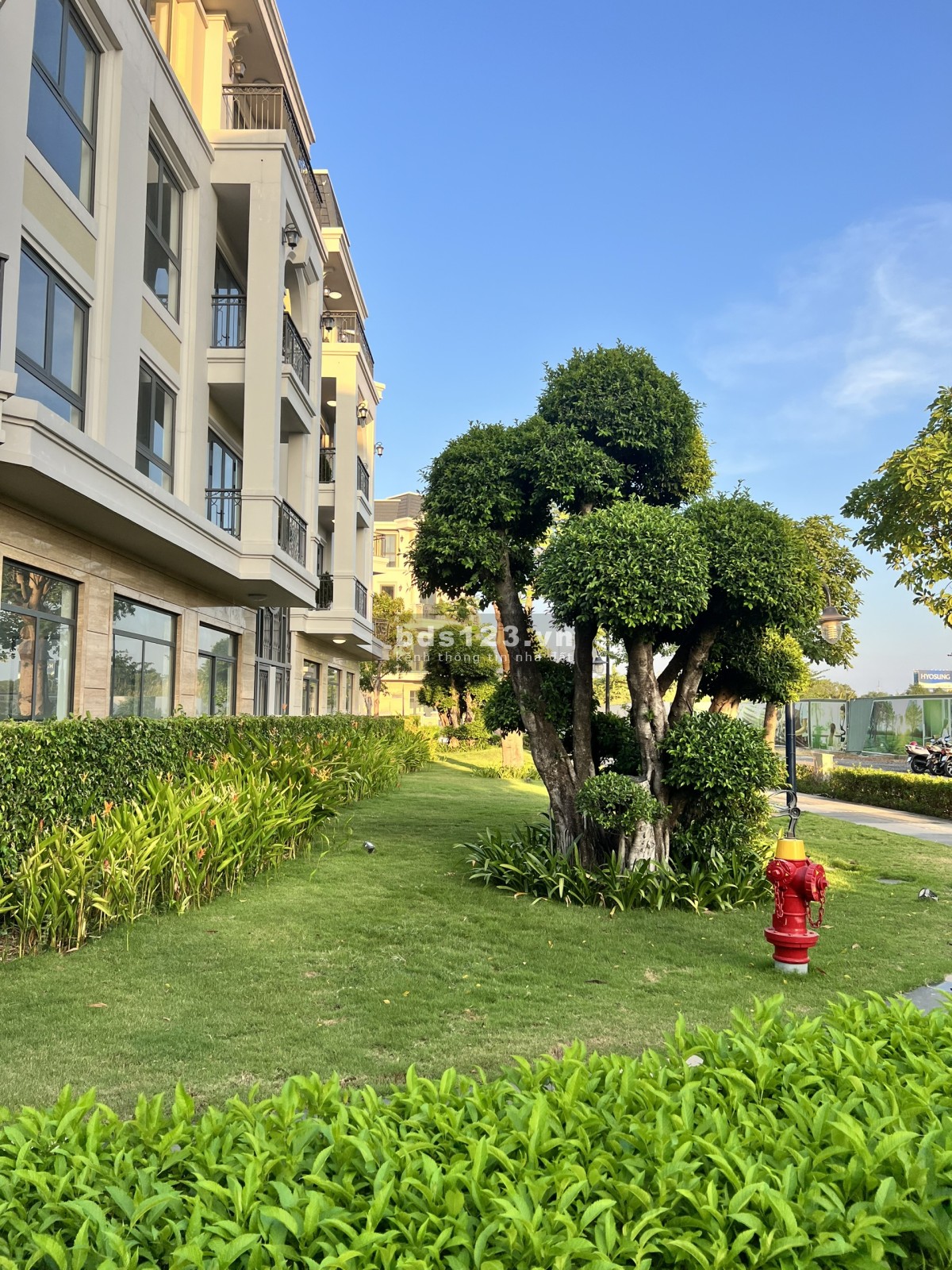 Bán Biệt Thự Góc 3 Mặt tiền: 506.4m2 1 trệt+ 3 lầu. Giá Gốc:46.99 tỷ. Giảm 5.1 tỷ khi thanh toán 95%