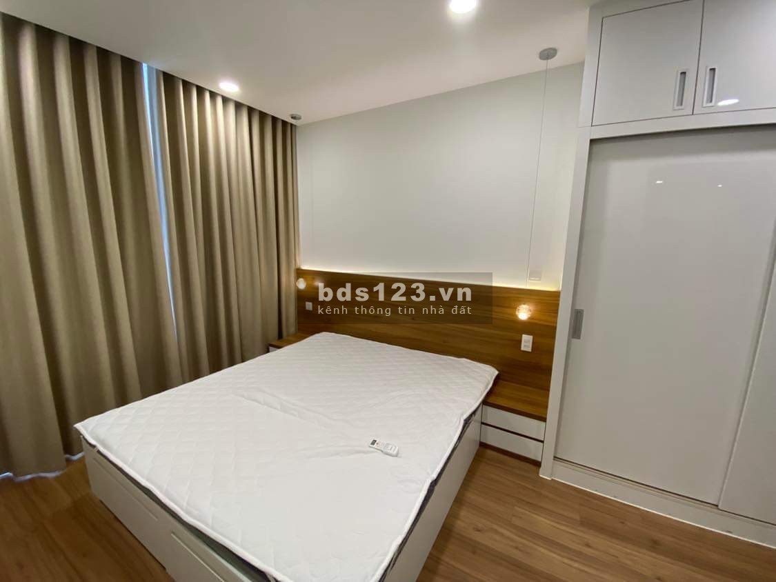 Bán căn góc 65m2 Eco Green 2PN 2WC, hướng ĐN, Full nội thất. Giá 4 tỷ bao thuế phí. LH: 0909868129
